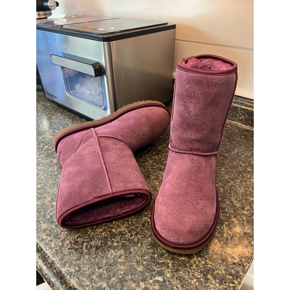 UGG® Women's Classic Short Metallic Booties Size 9 - Picture 3 of 11